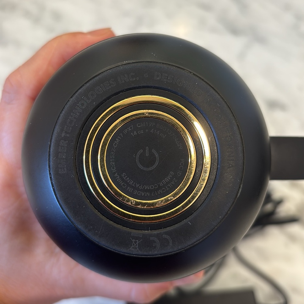 14oz Ember Mug w/ Charging plate in Black - Picture 3 of 5